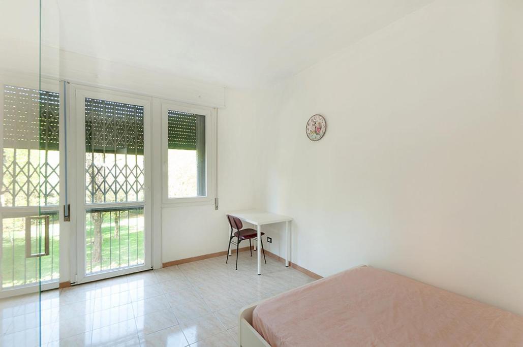 Private Room For Girls Bologna Exterior photo